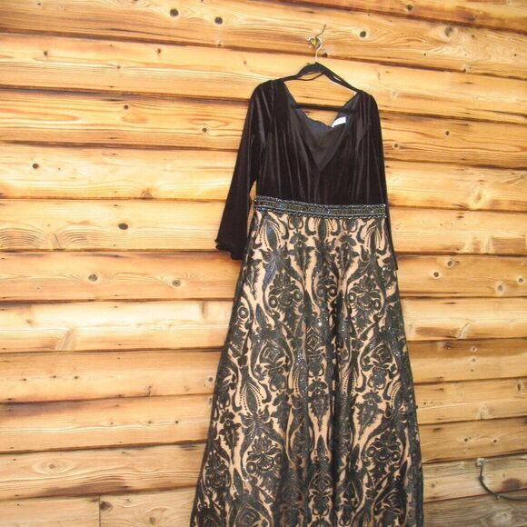 Mac Duggal  67614 Velvet Long Sleeve Sequined Ballgown Dress - Picture 5 of 12